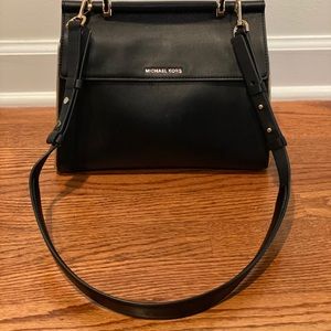 MK medium size purse. Gently used and no flaws.